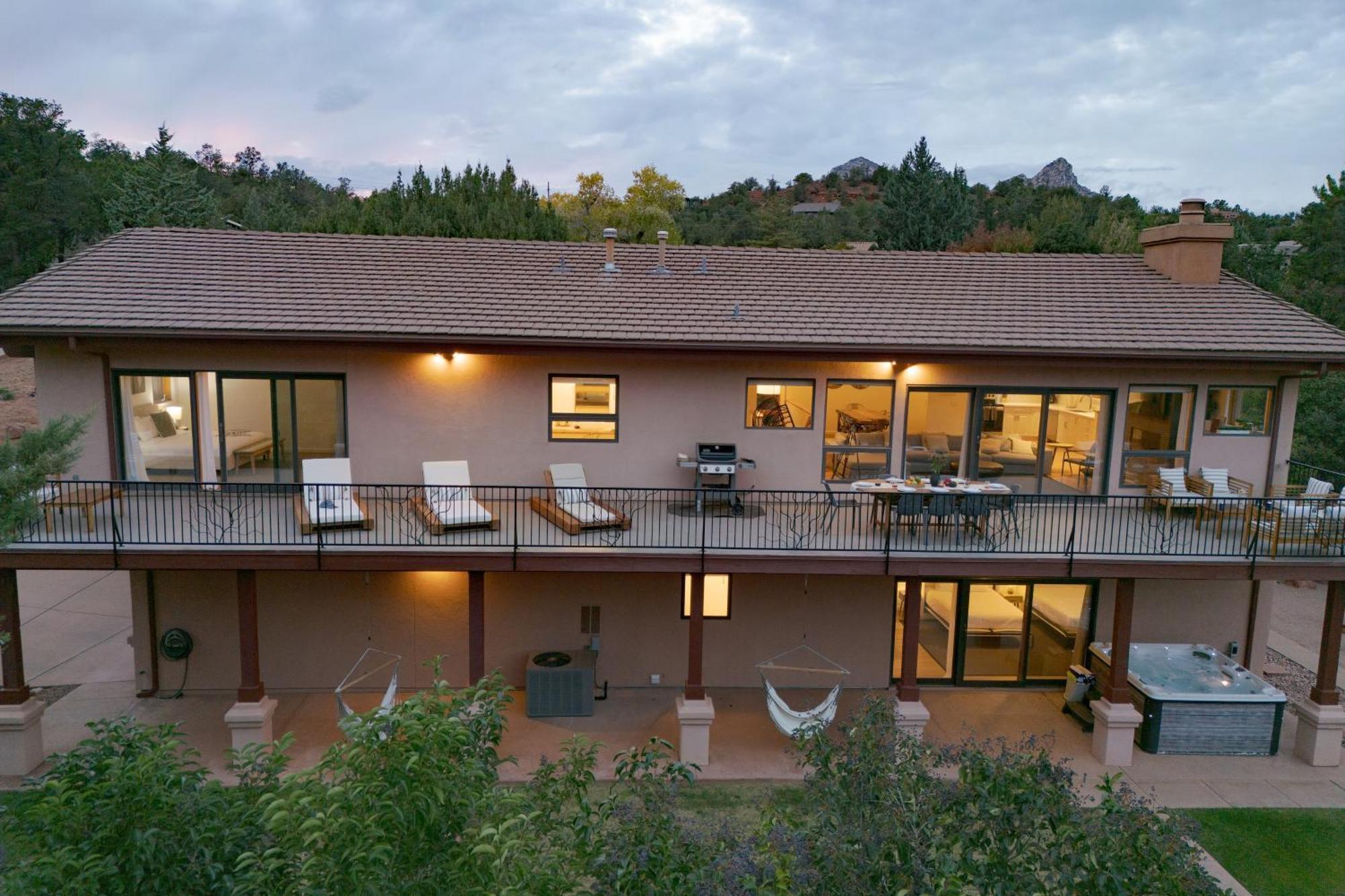 Sedona Sunrise By Avantstay Majestic Red Rocks Views~Walk To Jordan Trailhead~Peloton Bike~Hot Tub~Wifi Exterior photo