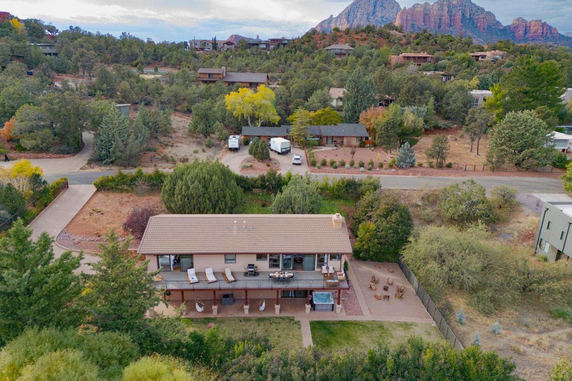 Sedona Sunrise By Avantstay Majestic Red Rocks Views~Walk To Jordan Trailhead~Peloton Bike~Hot Tub~Wifi Exterior photo